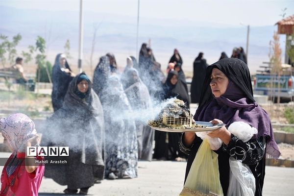 استقبال اهالی روستای بورنگ درمیان از حضور پرچم و کاروان خدام امام رضا (ع)