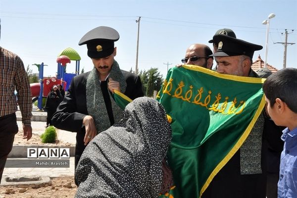 استقبال اهالی روستای بورنگ درمیان از حضور پرچم و کاروان خدام امام رضا (ع)