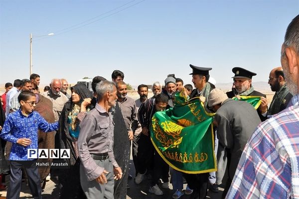 استقبال اهالی روستای بورنگ درمیان از حضور پرچم و کاروان خدام امام رضا (ع)