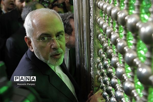 تجدید میثاق ظریف و روسای نمایندگی های ایران در جهان با آرمان های امام خمینی (ره)