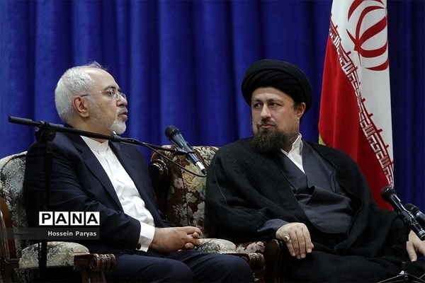 تجدید میثاق ظریف و روسای نمایندگی های ایران در جهان با آرمان های امام خمینی (ره)