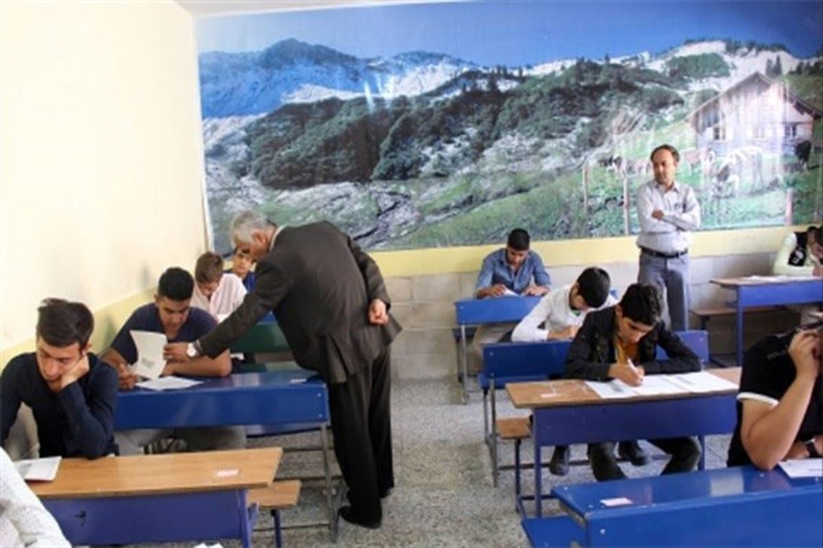 بازدید مدیر آموزش وپرورش فیروزکوه از حوزه امتحانات جبرانی هماهنگ استانی