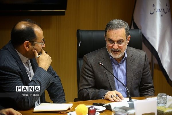 نشست صمیمانه وزیر آموزش و پرورش با نمایندگان فراکسیون اهل سنت مجلس شورای اسلامی