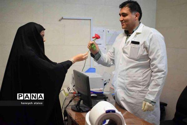 اهدای خون خبرنگاران قمی در روز اهدای خون و در آستانه روز خبرنگار