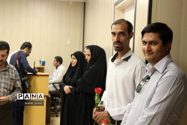 اهدای خون خبرنگاران قمی در روز اهدای خون و در آستانه روز خبرنگار