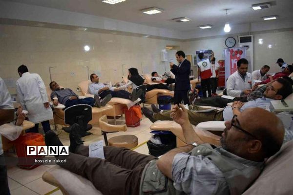 اهدای خون خبرنگاران قمی در روز اهدای خون و در آستانه روز خبرنگار