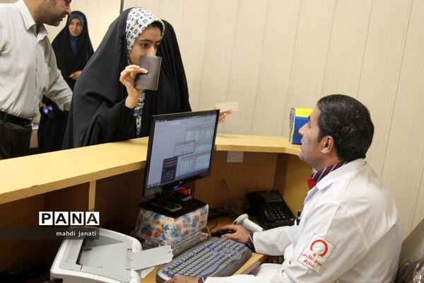 اهدای خون خبرنگاران قمی در روز اهدای خون و در آستانه روز خبرنگار