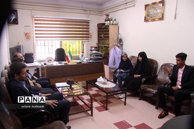 جلسه ابلاغ اعتبار نامه به نمایندگان منتخب شورای دانش آموزی استان همدان
