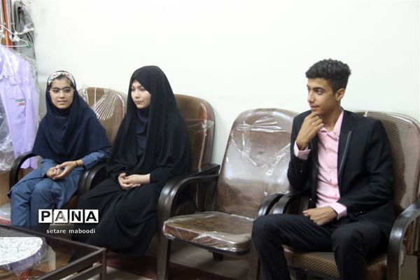 جلسه ابلاغ اعتبار نامه به نمایندگان منتخب شورای دانش آموزی استان همدان