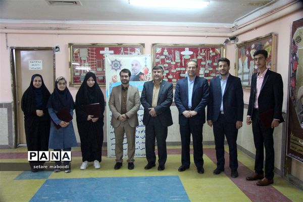 جلسه ابلاغ اعتبار نامه به نمایندگان منتخب شورای دانش آموزی استان همدان