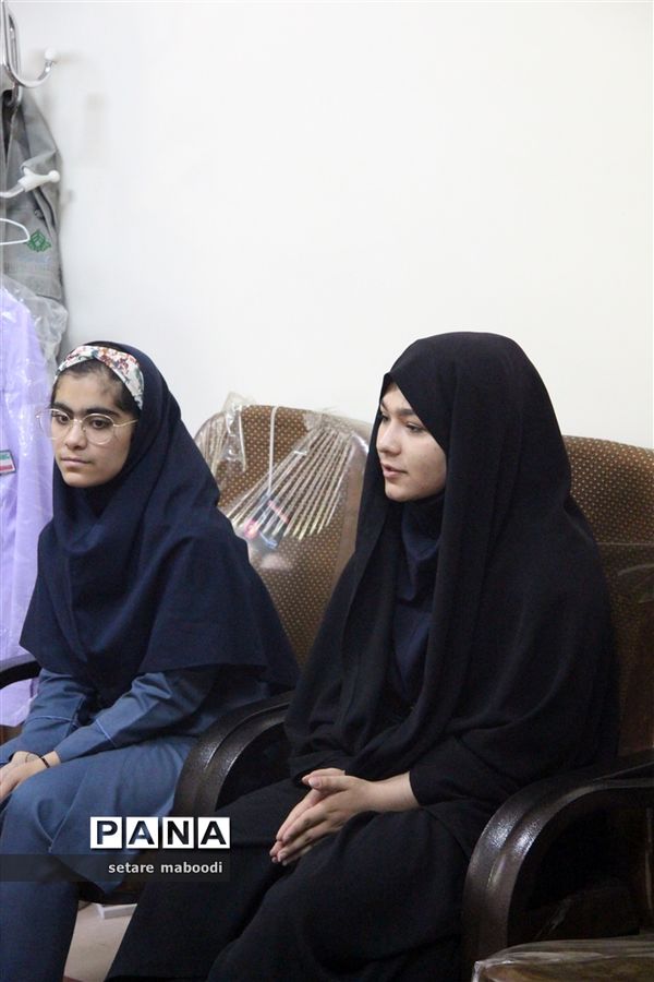 جلسه ابلاغ اعتبار نامه به نمایندگان منتخب شورای دانش آموزی استان همدان
