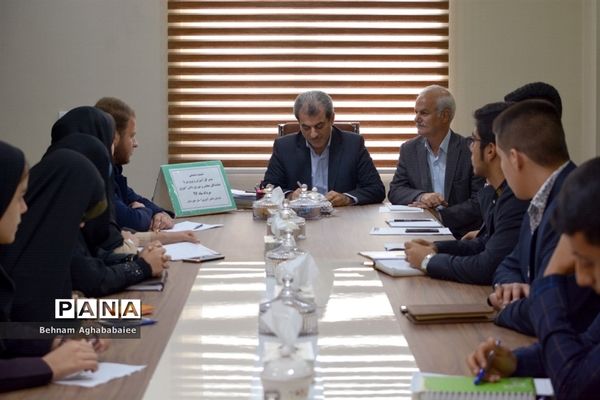 دیدار نمایندگان مجلس و مجمع دانش آموزی خوزستان با مدیرکل آموزش و پرورش و استاندار