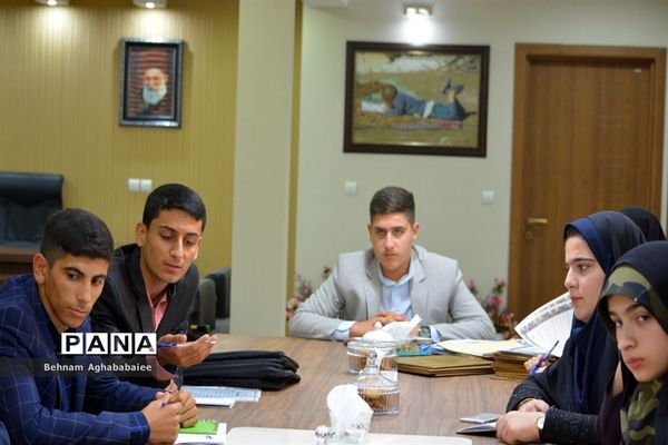 دیدار نمایندگان مجلس و مجمع دانش آموزی خوزستان با مدیرکل آموزش و پرورش و استاندار