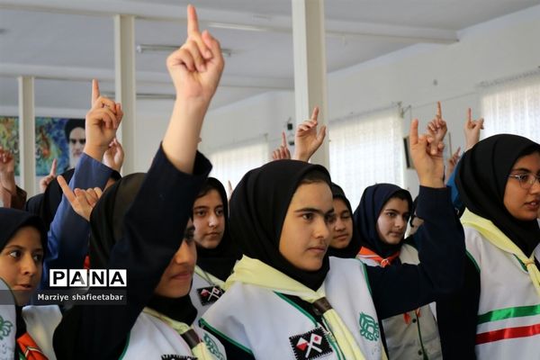 فراگیری آموزش‌های تخصصی تشکیلات دراردوی انتخابی وآمادگی اعضا پیشتازان دختر اعزامی به اردوی ملی