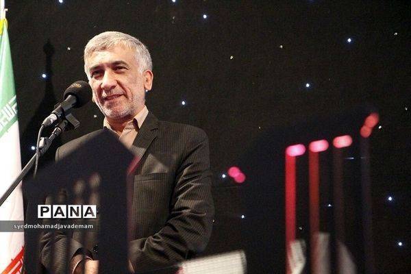 اختتامیه جشنواره ملی آیات خط در استان یزد