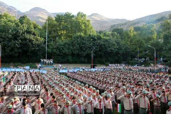 مراسم اهدای پرچم افتخار به گروه‌های  پیشتاز برتر حاضر در اردوی ملی