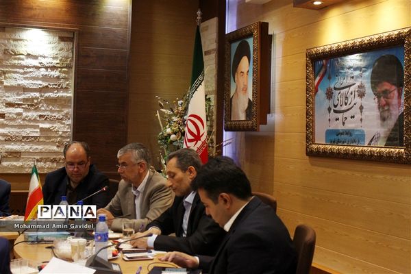 نشست شوراها و دهیاران شهرستان تبریز