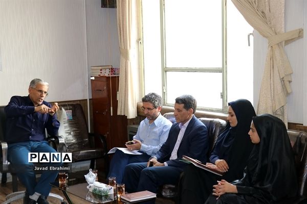 نشست نمایندگان مجلس دانش آموزی در سازمان دانش آموزی خراسان رضوی