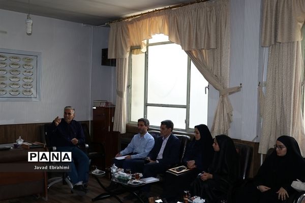 نشست نمایندگان مجلس دانش آموزی در سازمان دانش آموزی خراسان رضوی
