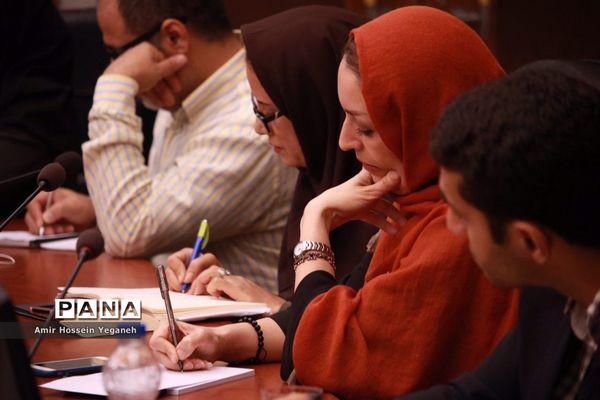 نشت اصحاب رسانه با مدیران و معاونان اقتصادی جزیره کیش
