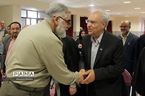 نشست هم‌اندیشی با خبرنگاران حوزه خیرین مدرسه ساز