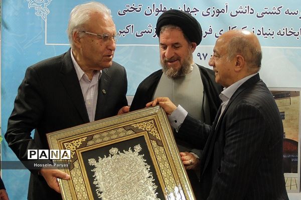 نشست هم‌اندیشی با خبرنگاران حوزه خیرین مدرسه ساز