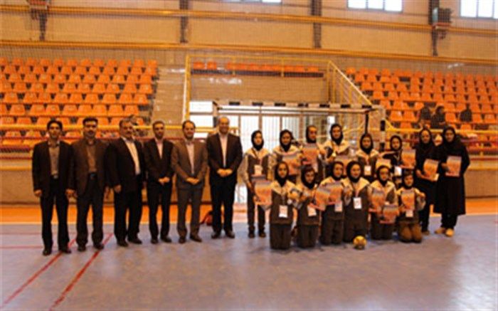 کسب مقام سوم کشور توسط تیم هندبال دانش آموزان دختر استان همدان