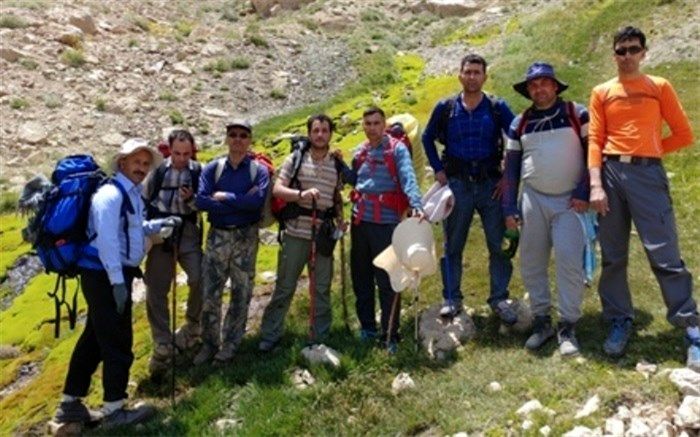 صعود تیم کوهنوردی فرهنگیان سمیرم به قله قلات بزی دنا