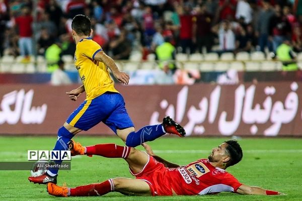 دیدار تیم‎های  پرسپولیس تهران و نفت مسجد سلیمان