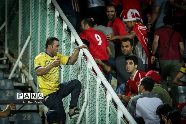 دیدار تیم‎های  پرسپولیس تهران و نفت مسجد سلیمان