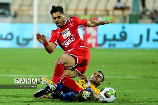 دیدار تیم‎های  پرسپولیس تهران و نفت مسجد سلیمان