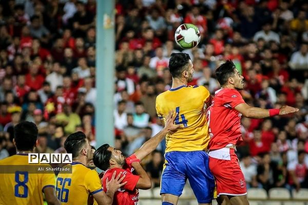 دیدار تیم‎های  پرسپولیس تهران و نفت مسجد سلیمان