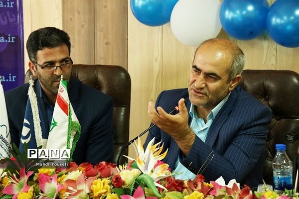 نشست صمیمی خبرنگاران پانا با مدیر کل آموزش و پرورش آذربایجان شرقی به مناسبت روز خبرنگار