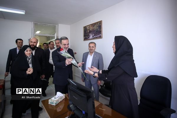 بازدید وزیر آموزش و پرورش از خبرگزاری پانا به مناسبت روز خبرنگار