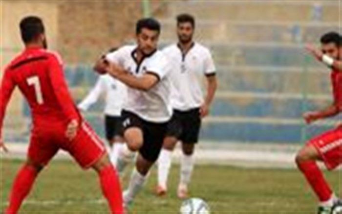 کشاورز بوکان صدرنشین لیگ برتر فوتبال آذربایجان غربی ماند