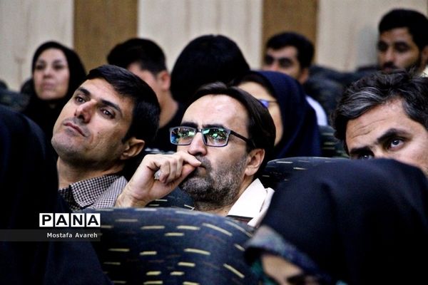 مراسم بزرگداشت روز خبرنگار در سالن شهید رحیمی دانشگاه علوم پزشکی بیرجند