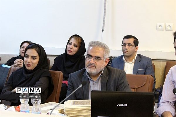 نشست خبری مدیرکل آموزش و پرورش البرز همراه با تقدیر از اصحاب رسانه استان