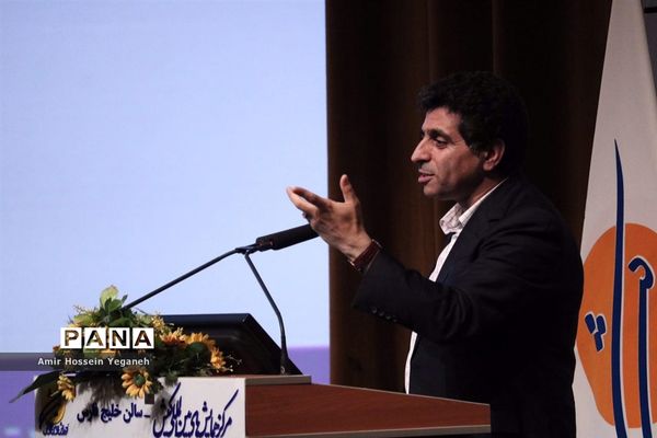 گردهمایی بزرگ بررسی راه‌های توسعه و رونق اقتصادی در جزیره کیش