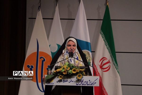 گردهمایی بزرگ بررسی راه‌های توسعه و رونق اقتصادی در جزیره کیش
