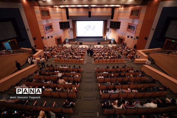 گردهمایی بزرگ بررسی راه‌های توسعه و رونق اقتصادی در جزیره کیش