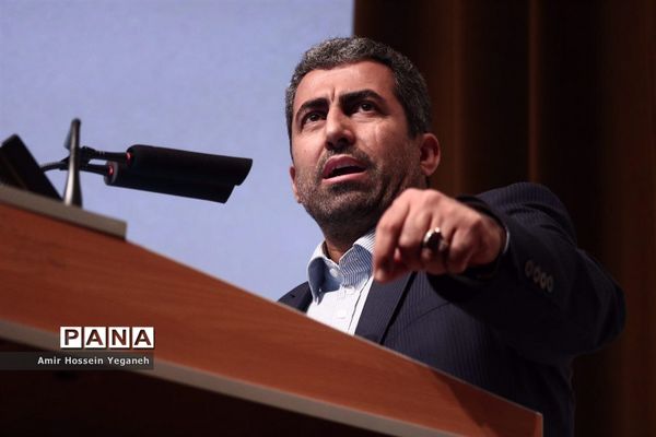 گردهمایی بزرگ بررسی راه‌های توسعه و رونق اقتصادی در جزیره کیش