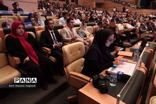 گردهمایی بزرگ بررسی راه‌های توسعه و رونق اقتصادی در جزیره کیش