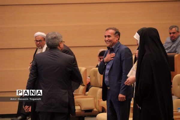 گردهمایی بزرگ بررسی راه‌های توسعه و رونق اقتصادی در جزیره کیش