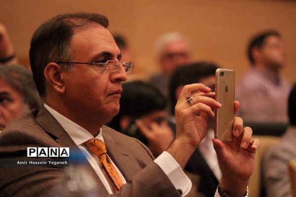 گردهمایی بزرگ بررسی راه‌های توسعه و رونق اقتصادی در جزیره کیش