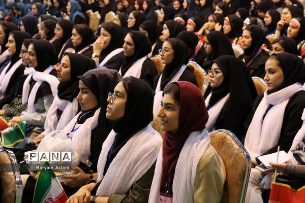 جنگ شبانه دانش‌آموزان دختر شرکت‌کننده در سی و ششمین جشنواره فرهنگی، هنری سراسر کشور