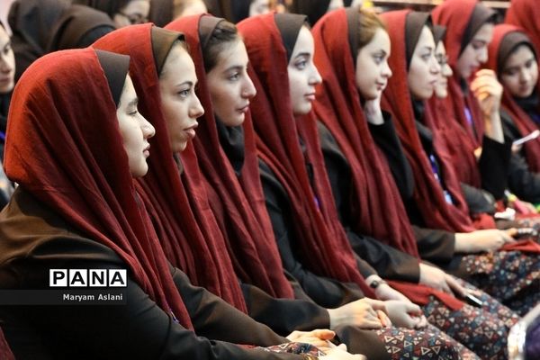 جنگ شبانه دانش‌آموزان دختر شرکت‌کننده در سی و ششمین جشنواره فرهنگی، هنری سراسر کشور