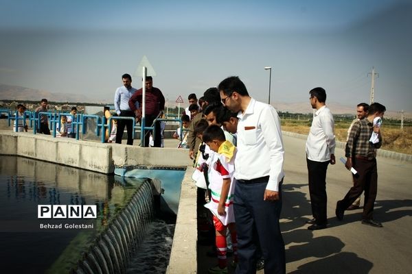 بازدید دانش آموزان پیشتاز سازمان دانش آموزی از تصفیه خانه فاضلاب  و دریاچه ارومیه