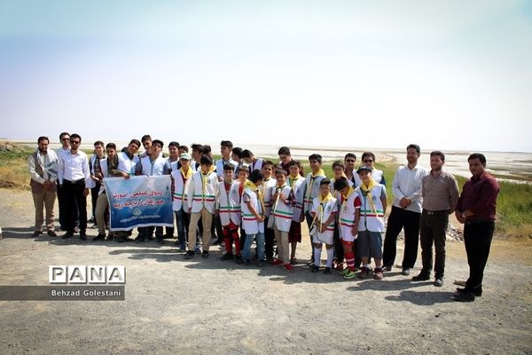 بازدید دانش آموزان پیشتاز سازمان دانش آموزی از تصفیه خانه فاضلاب  و دریاچه ارومیه