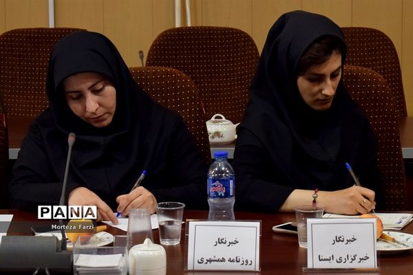 نشست خبری فرماندار شهرستان بستان آباد با اصحاب  رسانه