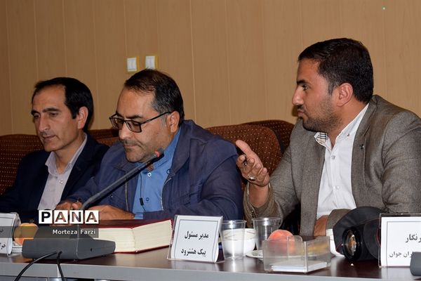 نشست خبری فرماندار شهرستان بستان آباد با اصحاب  رسانه